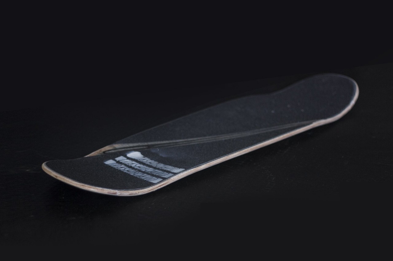 1715174745 257 Trashboard est un skateboard plus durable qui utilise du carbone - plare.