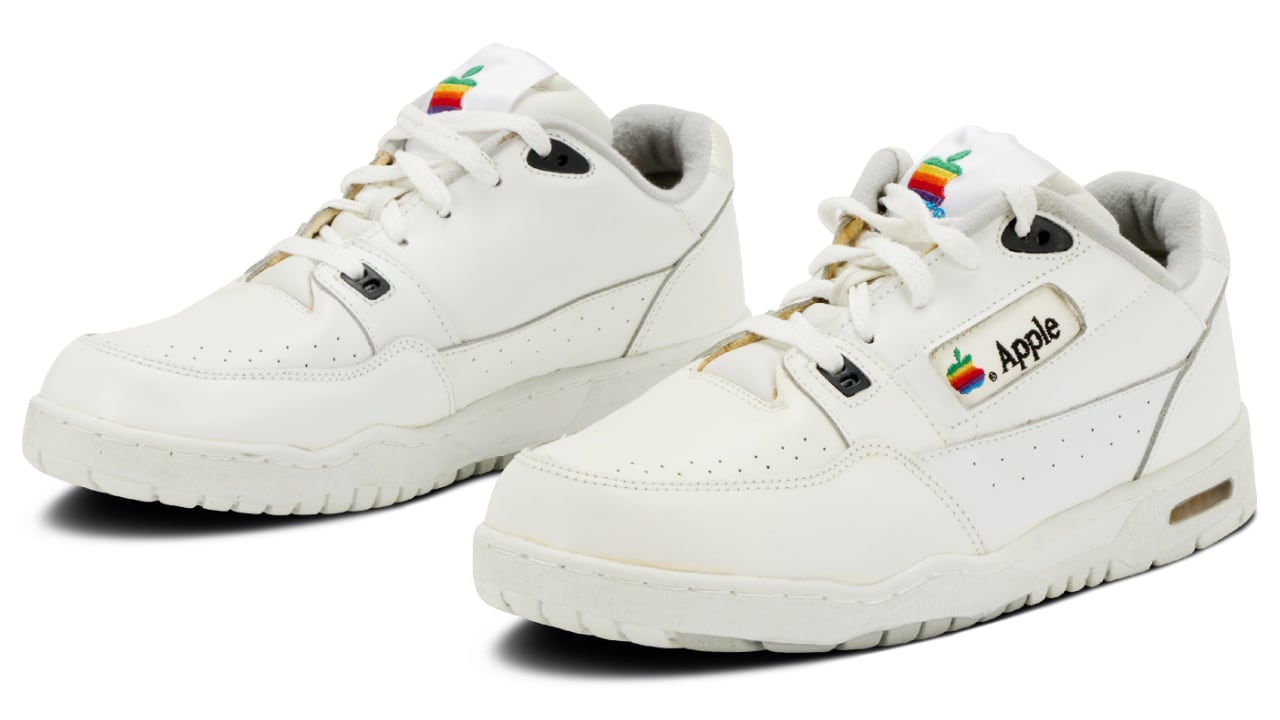 1715293876 729 Tim Cook porte des Nike Air Max 1 86 - plare.