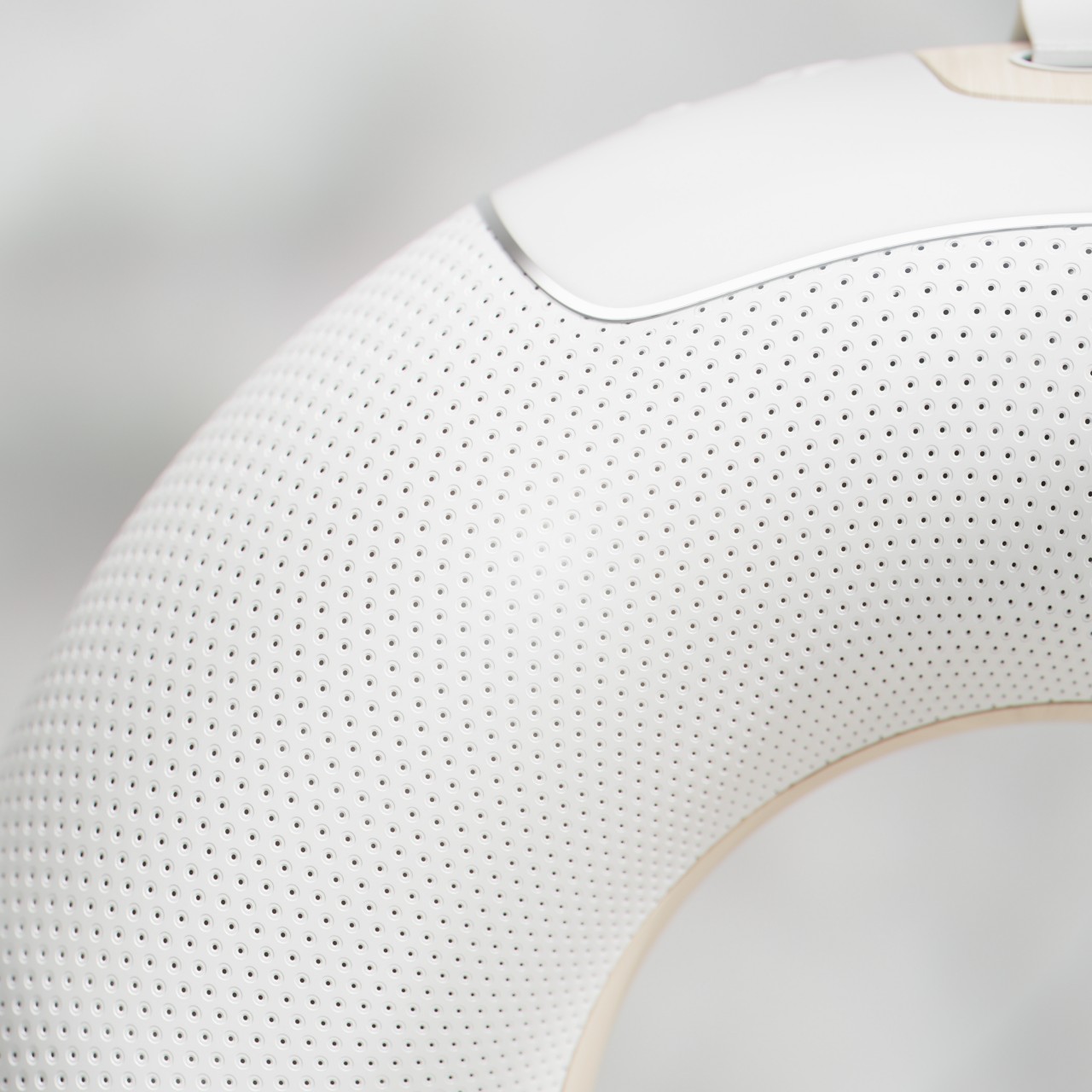 1716218861 503 Le concept denceinte Bluetooth en forme de beignet inspire une - plare.