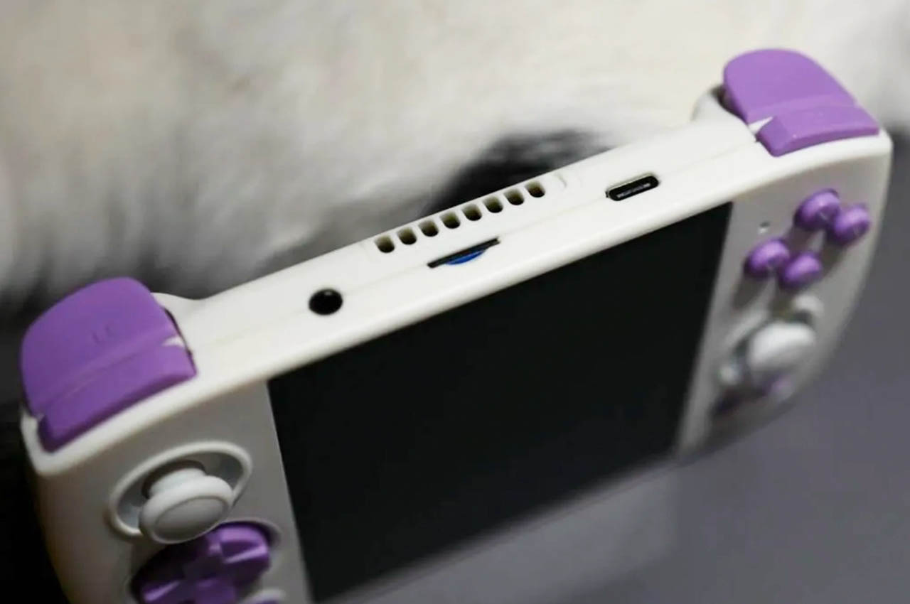 1716750941 585 Anbernic RG Cube est une jolie console portable retro avec - plare.