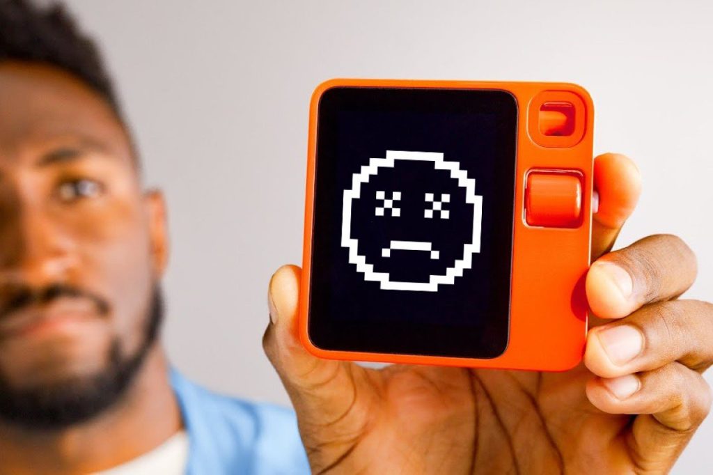 Humane AI Pin and Rabbit R1 vs. technical reviewers : Who’s to blame ?