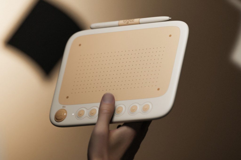 La tablette de dessin mobile a l’air d’un jouet, mais elle est en fait bien conçue