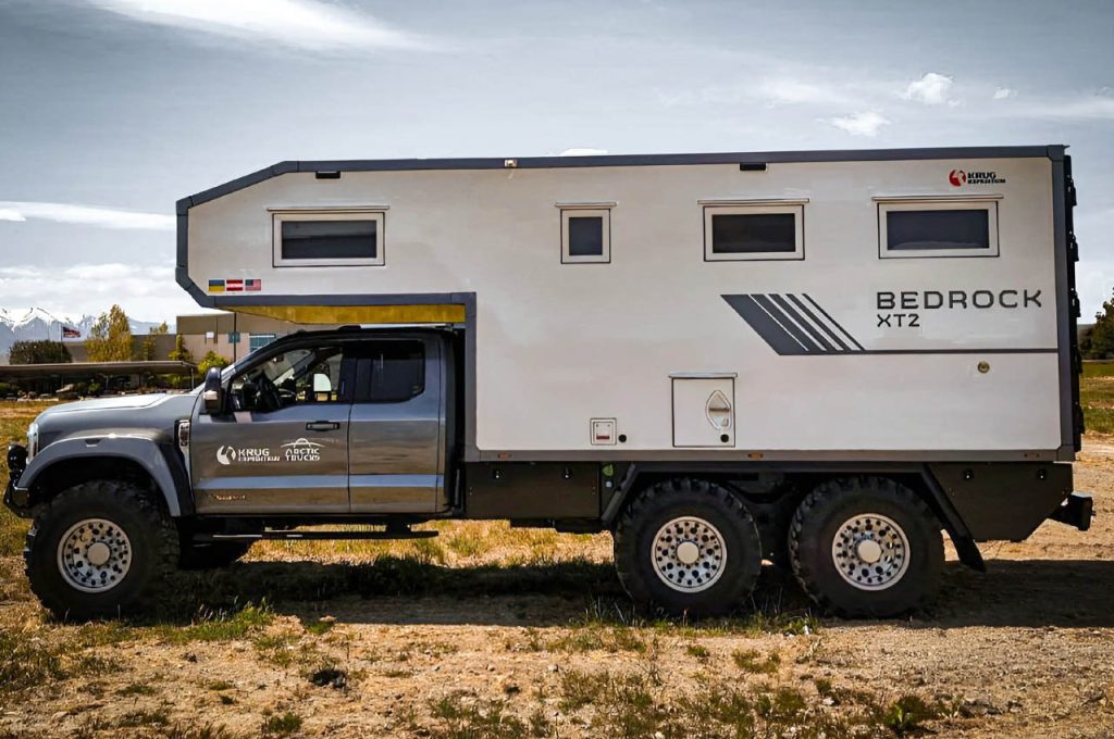 Le camping-car tout-terrain Krug Expedition Bedrock XT2 est le compagnon idéal pour les voyages aux Etats-Unis.