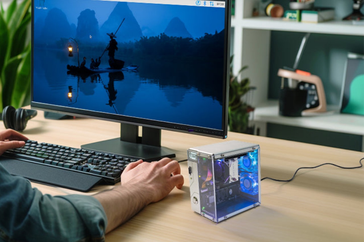 Un PC de bureau mignon et minuscule inspire des - plare.