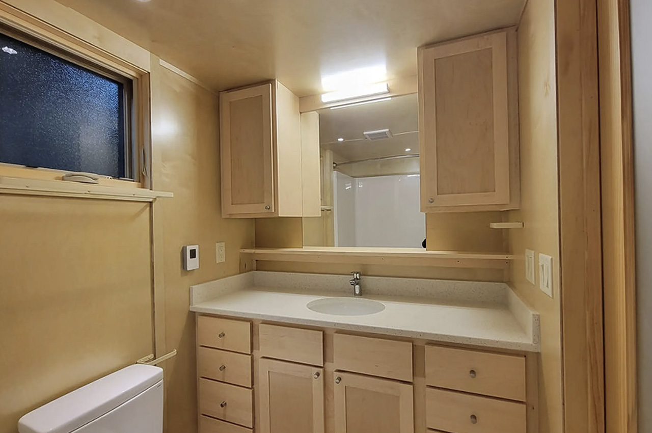 1717198475 911 Une tiny house dinspiration japonaise redefinit lespace et la luminosite - plare.