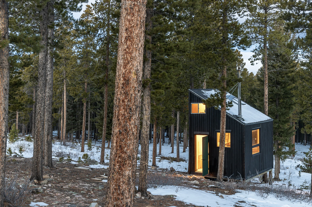 1717544373 837 Cette cabane ecologique isolee dans la foret est un - plare.