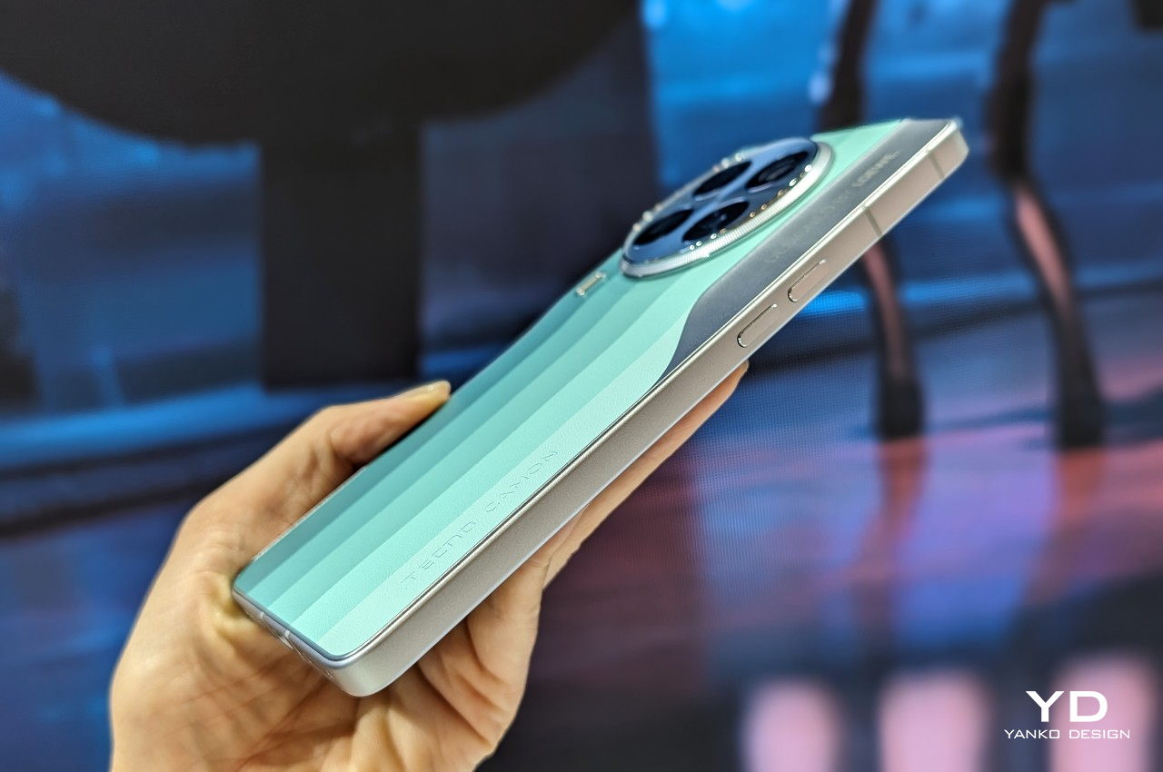 1717754979 884 Le TECNO CAMON 30 Series LOEWE Edition a un dos - plare.