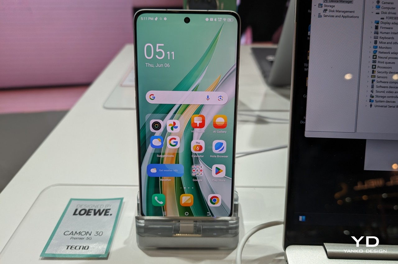 1717754985 167 Le TECNO CAMON 30 Series LOEWE Edition a un dos - plare.