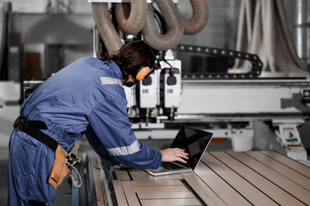 1717760449 11 Comment lusinage CNC revolutionne la conception des produits Efficacite - plare.