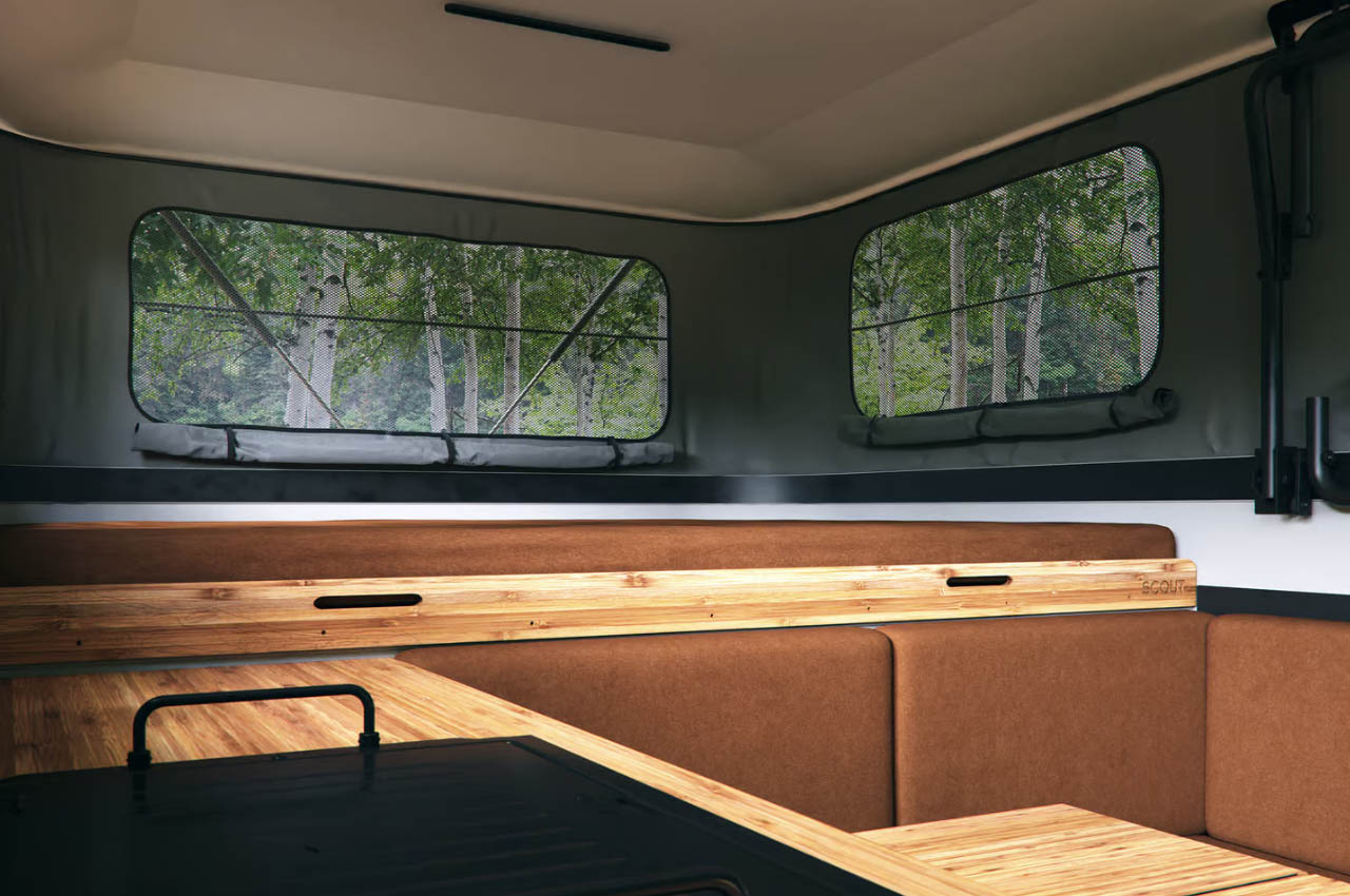 1717803636 15 Cette caravane legere pour camions de taille moyenne est equipee - plare.
