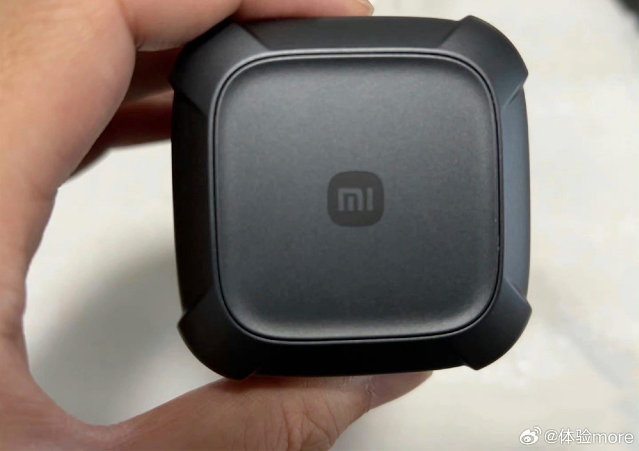 1717966238 857 Xiaomi adopte lesthetique cyberpunk transparente de Shargeek avec une nouvelle - plare.