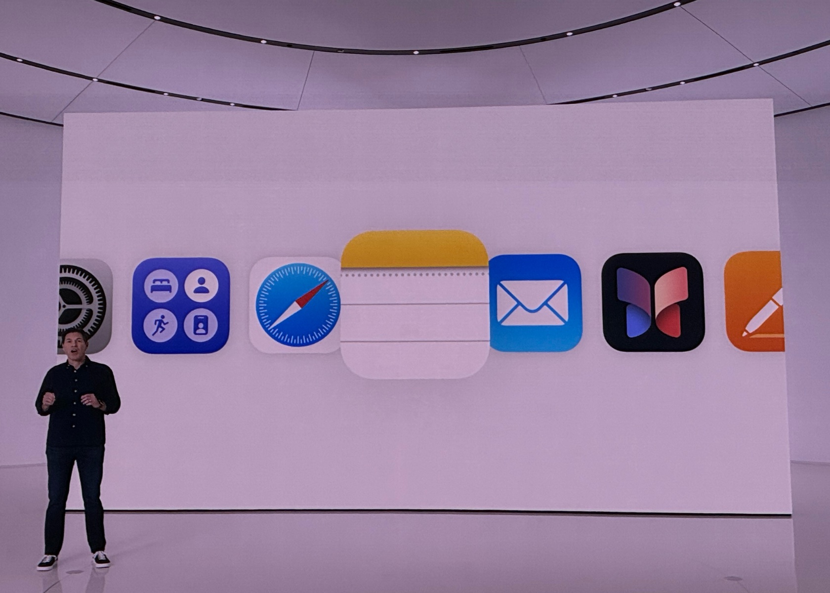 1718063377 367 Apple Intelligence a la WWDC 2024 lavenir de lIA - plare.