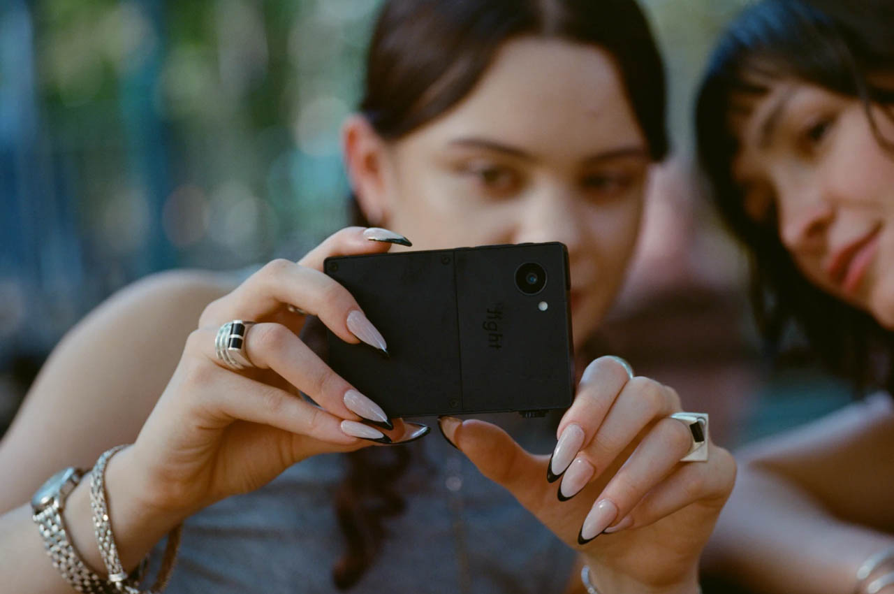 1718225402 123 Le Light Phone 3 est un compagnon de desintoxication numerique - plare.