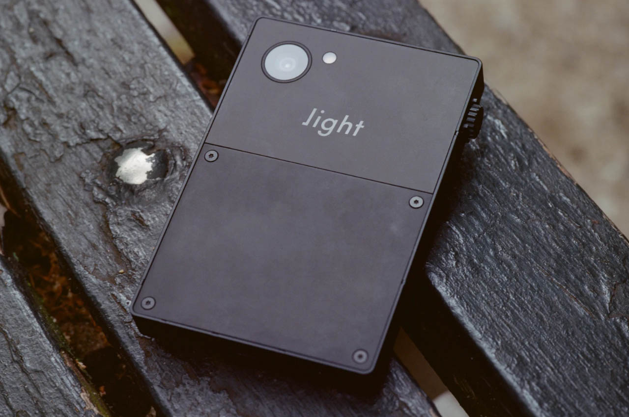 1718225403 65 Le Light Phone 3 est un compagnon de desintoxication numerique - plare.