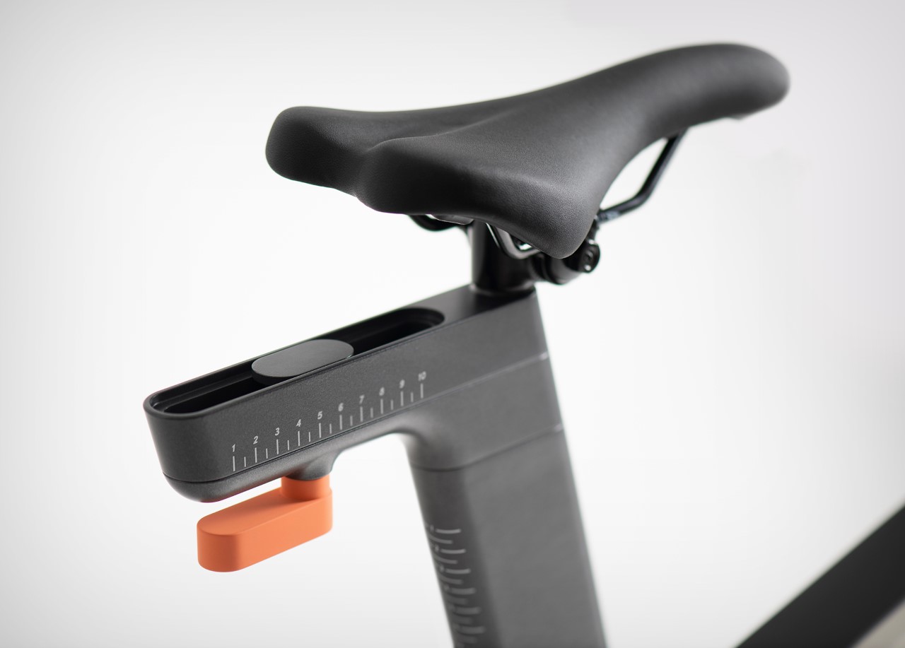 1718415992 220 Si Peloton connaissait la video spatiale Le HoloBike est - plare.