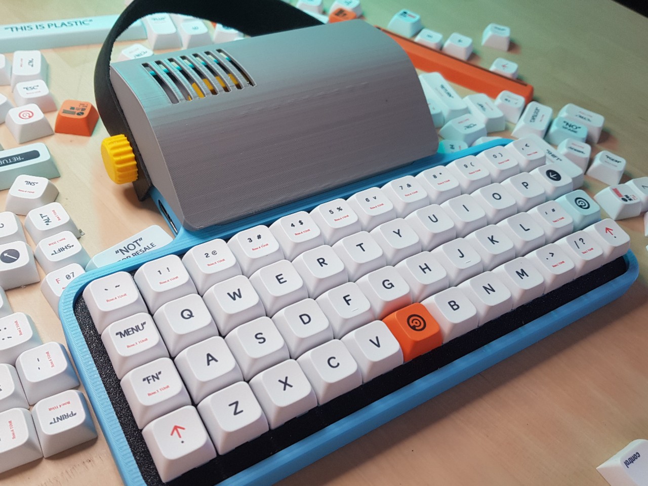 1718966831 217 La machine a ecrire numerique sans distraction a un caractere - plare.