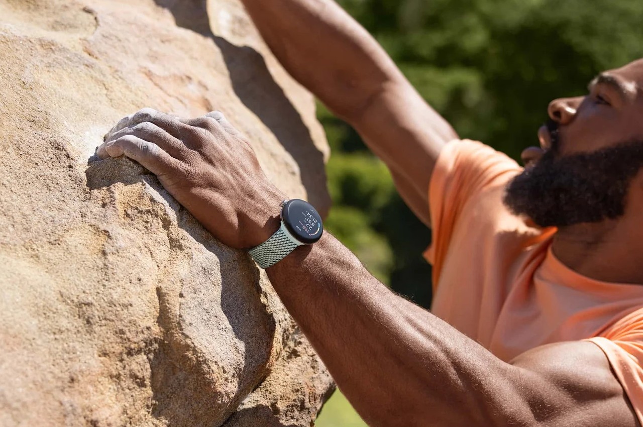 1719077259 603 Les smartwatches deviennent elles obsoletes LIA et les bagues intelligentes - plare.
