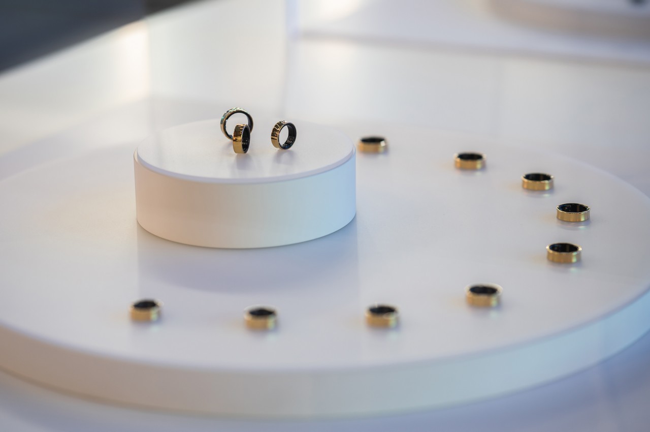 1719077261 432 Les smartwatches deviennent elles obsoletes LIA et les bagues intelligentes - plare.