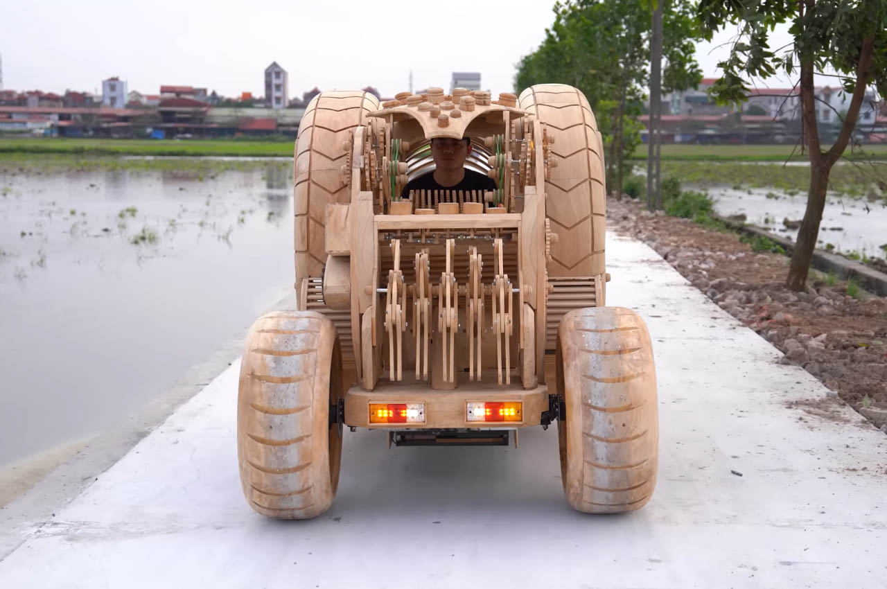 1719143396 773 Un pere creatif qui travaille le bois transforme les AI renders - plare.