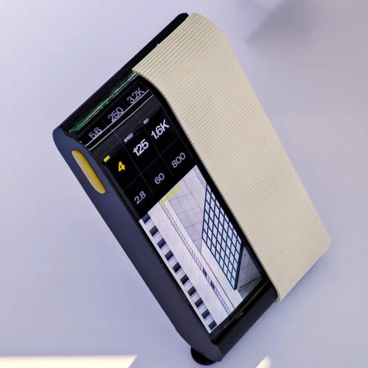 Concept dappareil photo avec commandes manuelles tactiles pour la photographie - plare.