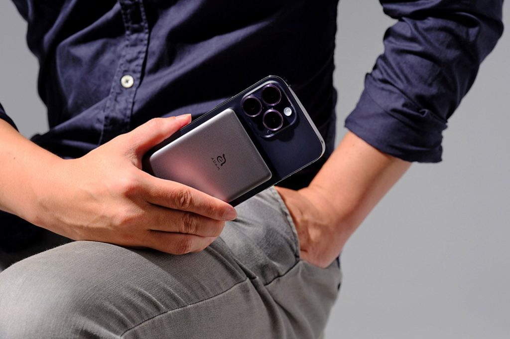 Elements ADAM Ultra-Slim MagSafe Power Bank pour iPhone – 5000mAh & ; Dual-Device Charging