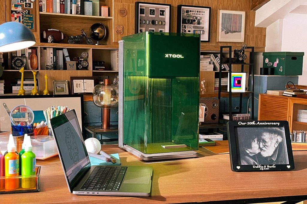 Ce graveur de bureau à double laser est l’outil de personnalisation ultime pour tous.