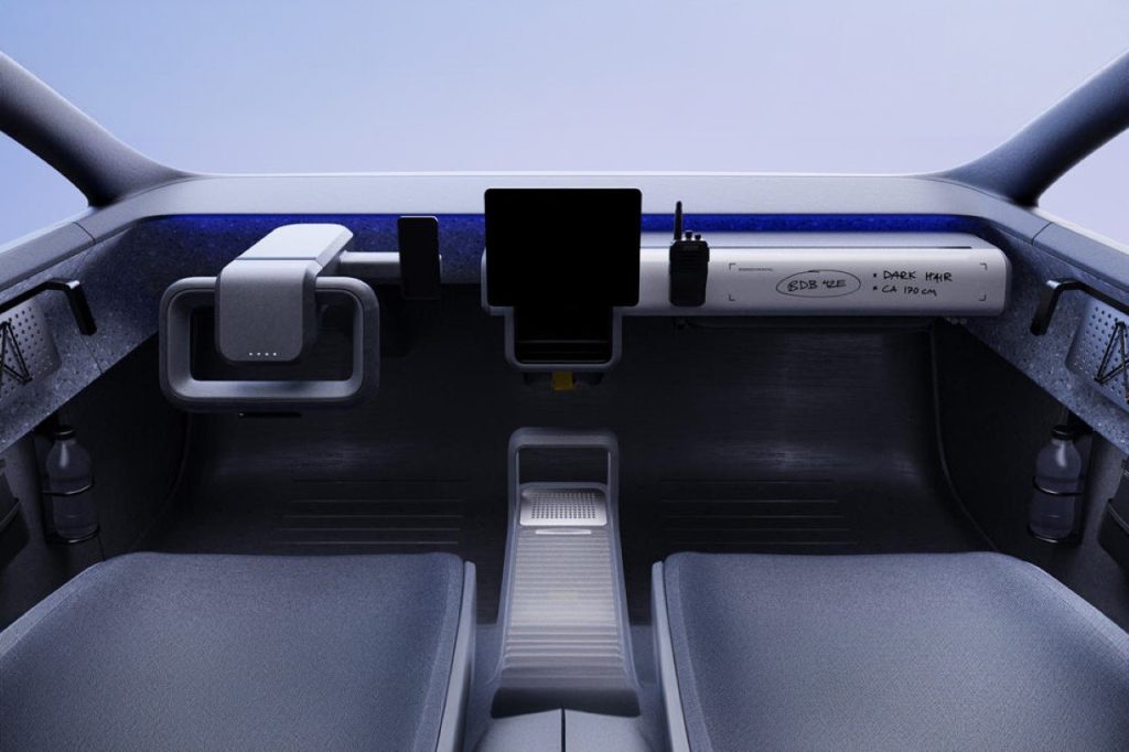 Un étudiant réimagine l’intérieur des voitures de police pour en faire des bureaux mobiles fonctionnels pour les forces de sécurité