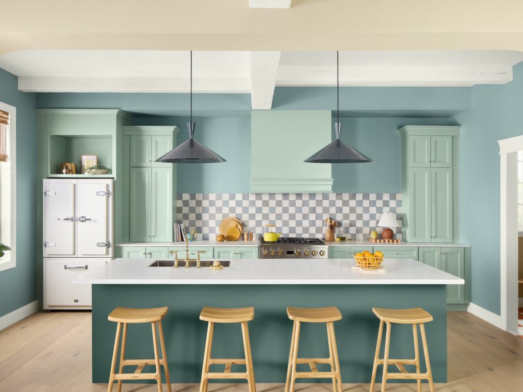 Adoptez le calme avec Quietude : la couleur de l’année 2025 de HGTV Home by Sherwin-Williams