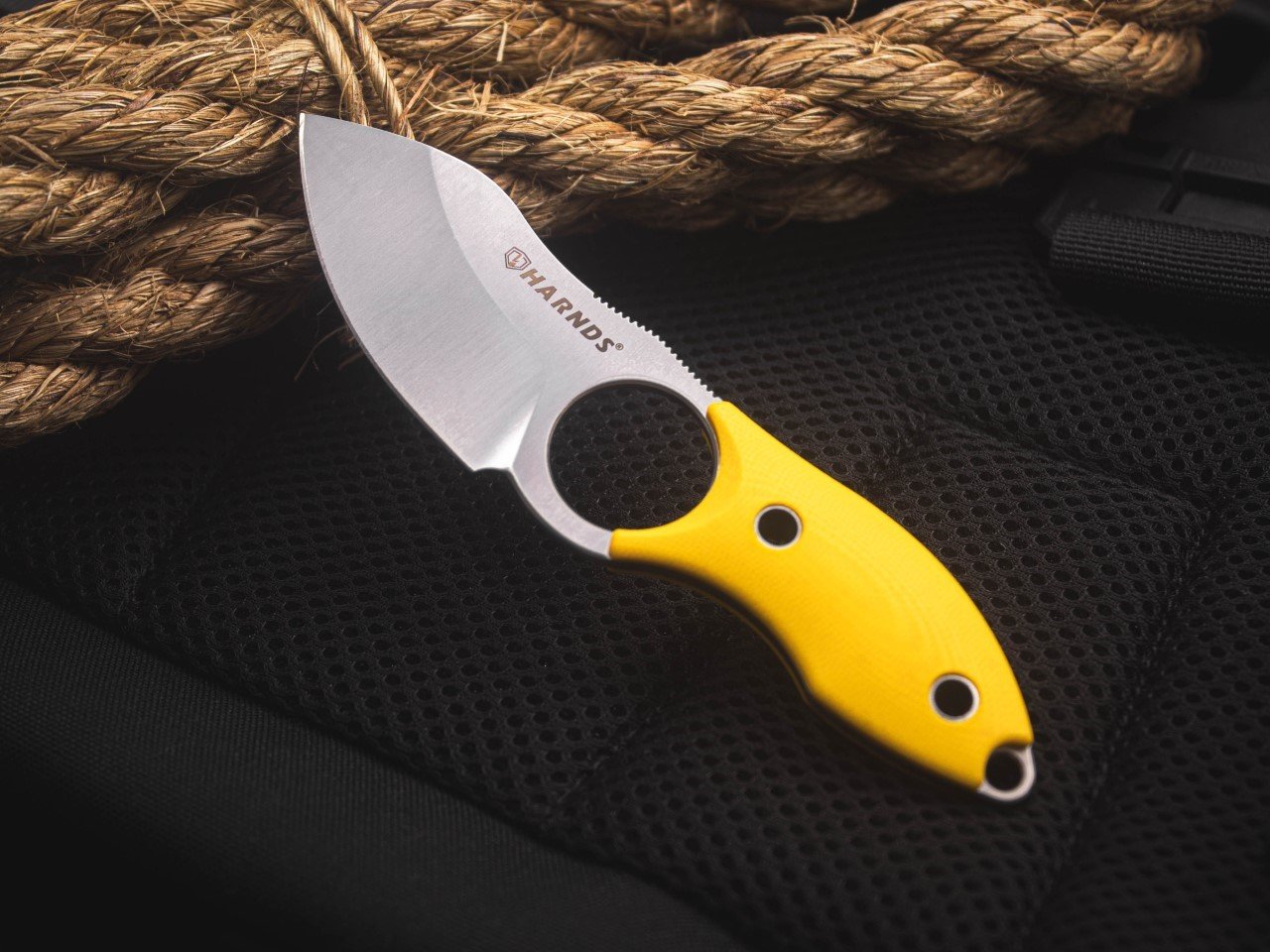 1729995101 523 Le couteau tactique EDC qui est aussi un jouet - plare.