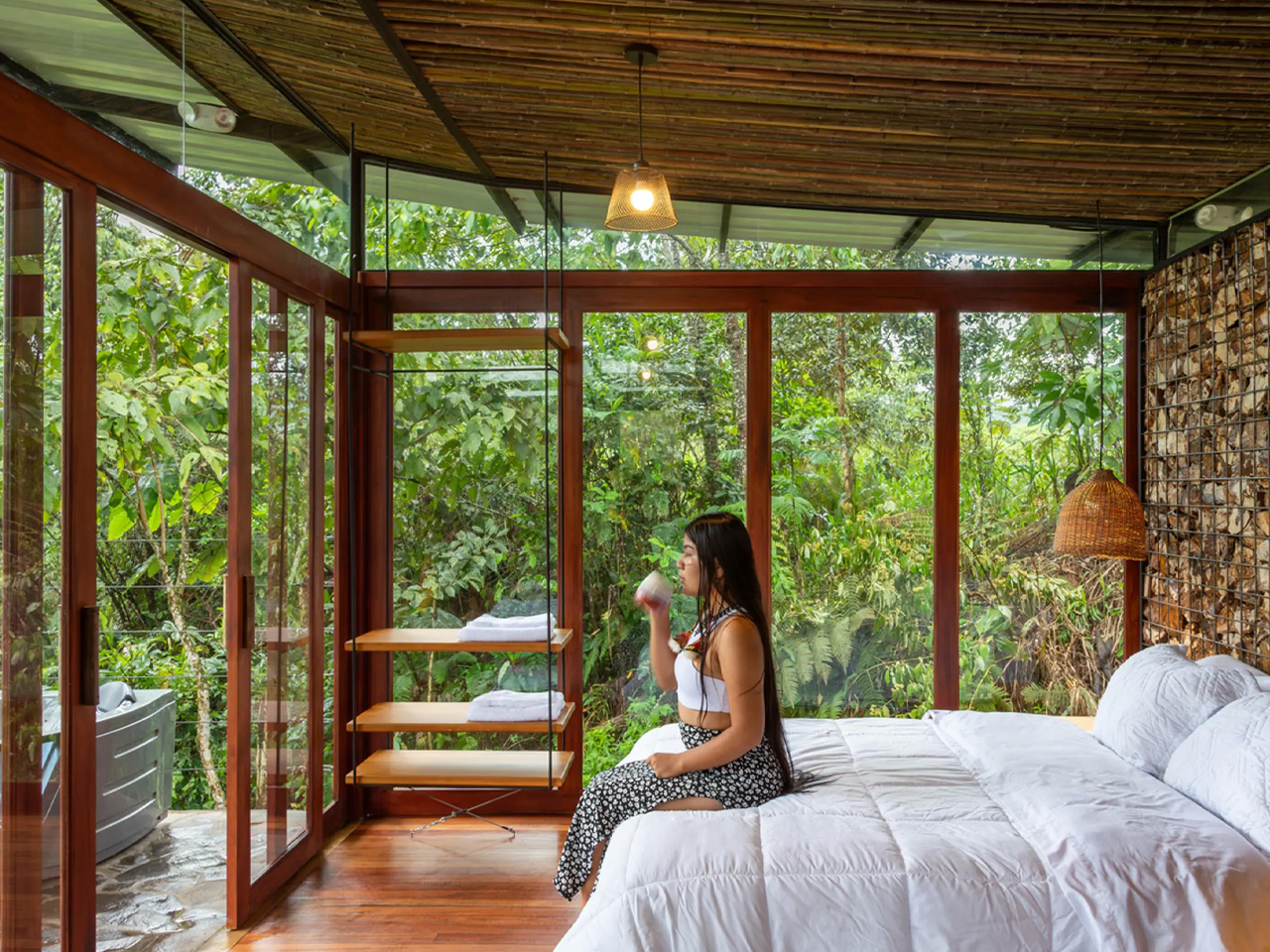 1729998703 913 Ce magnifique lodge de la foret amazonienne est construit autour - plare.