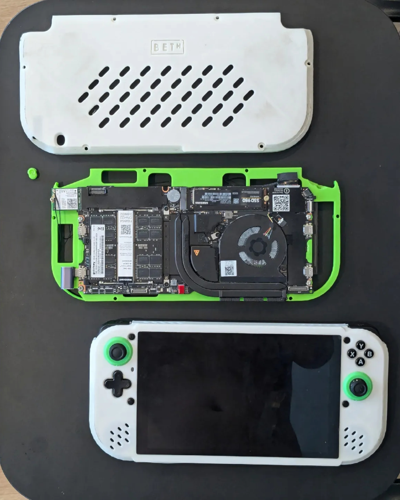1730381208 116 Creez votre propre PC portable Steam Deck avec un ordinateur - plare.