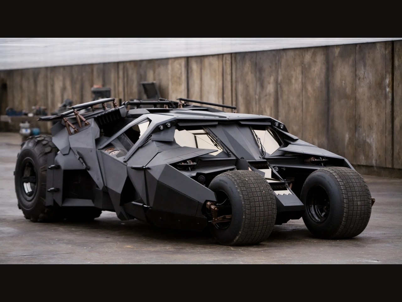 Cette replique de Batmobile peut vous appartenir pour seulement 3 - plare.