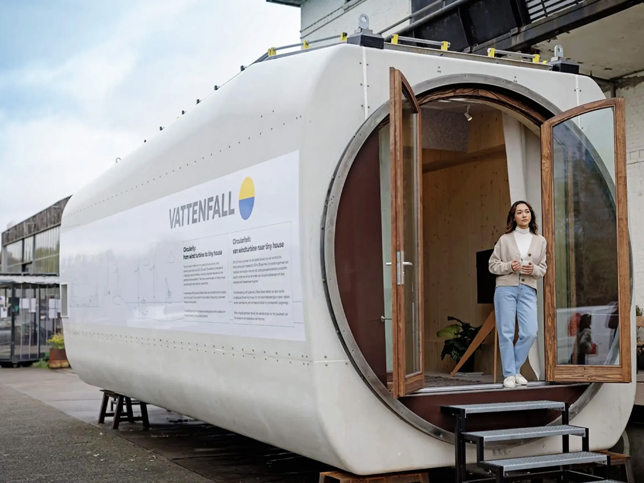 Une eolienne transformee en une petite maison durable du futur - plare.