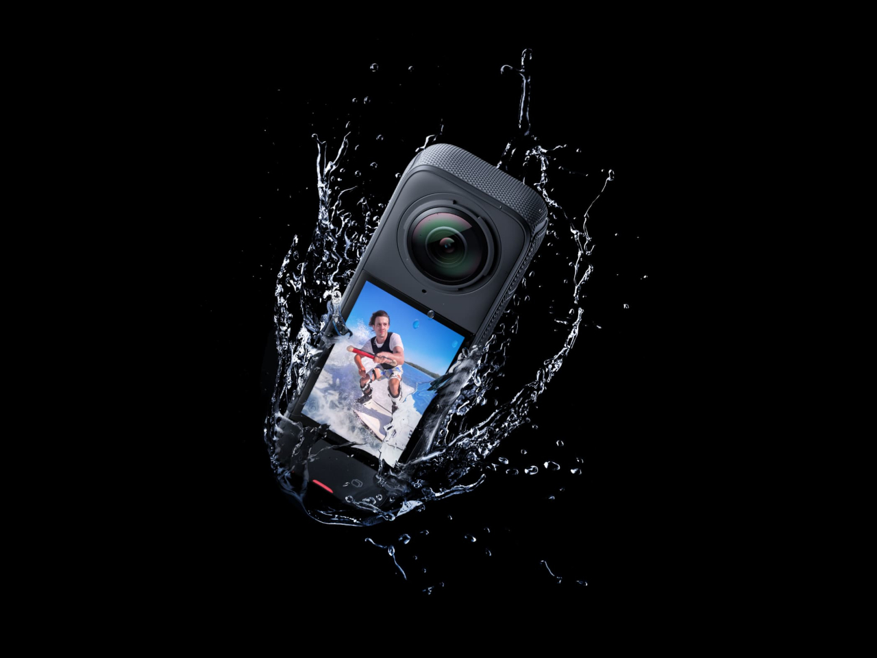 1730817071 706 Insta360 X4 lance une variante en cooperation avec BMW Motorrad - plare.