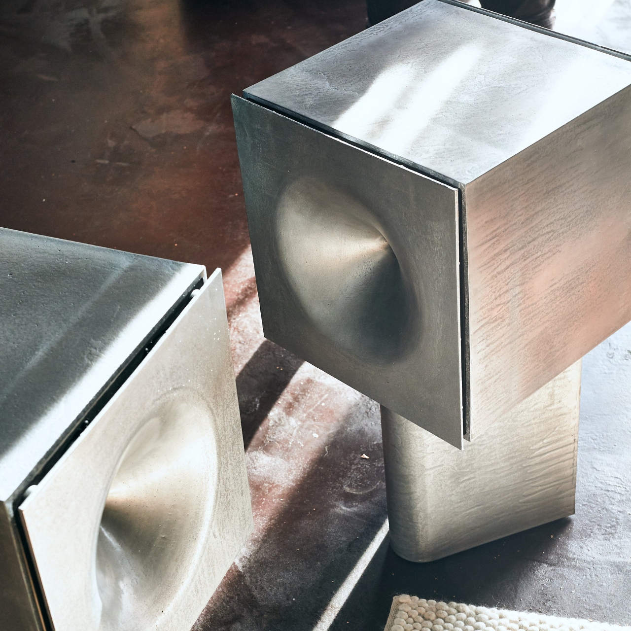1730910467 907 Le haut parleur en metal moule est fabrique en aluminium marin - plare.