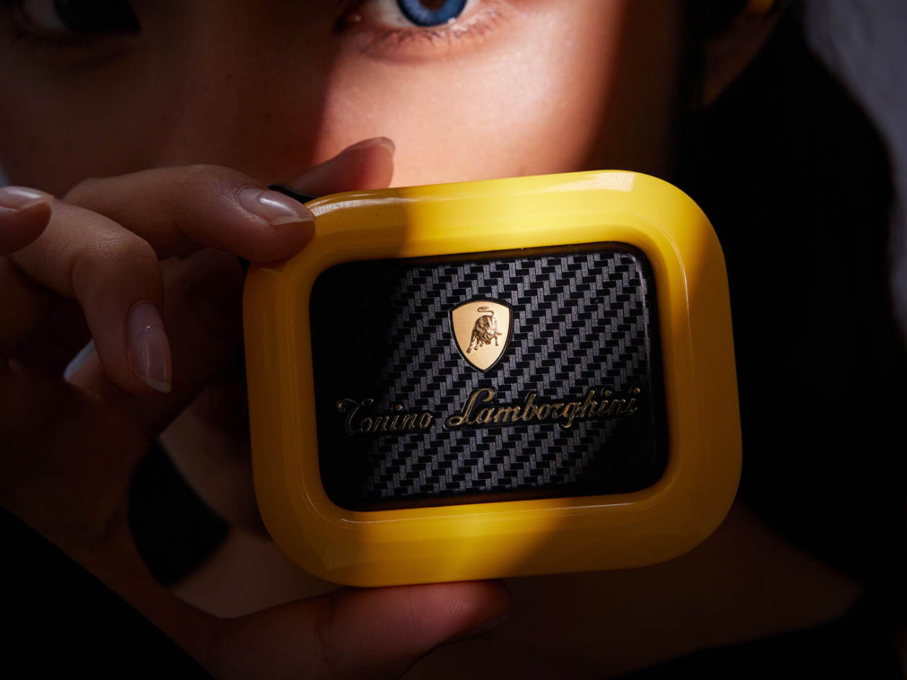 1730978181 80 Le casque TL65 est concu pour imiter une Lamborghini et - plare.