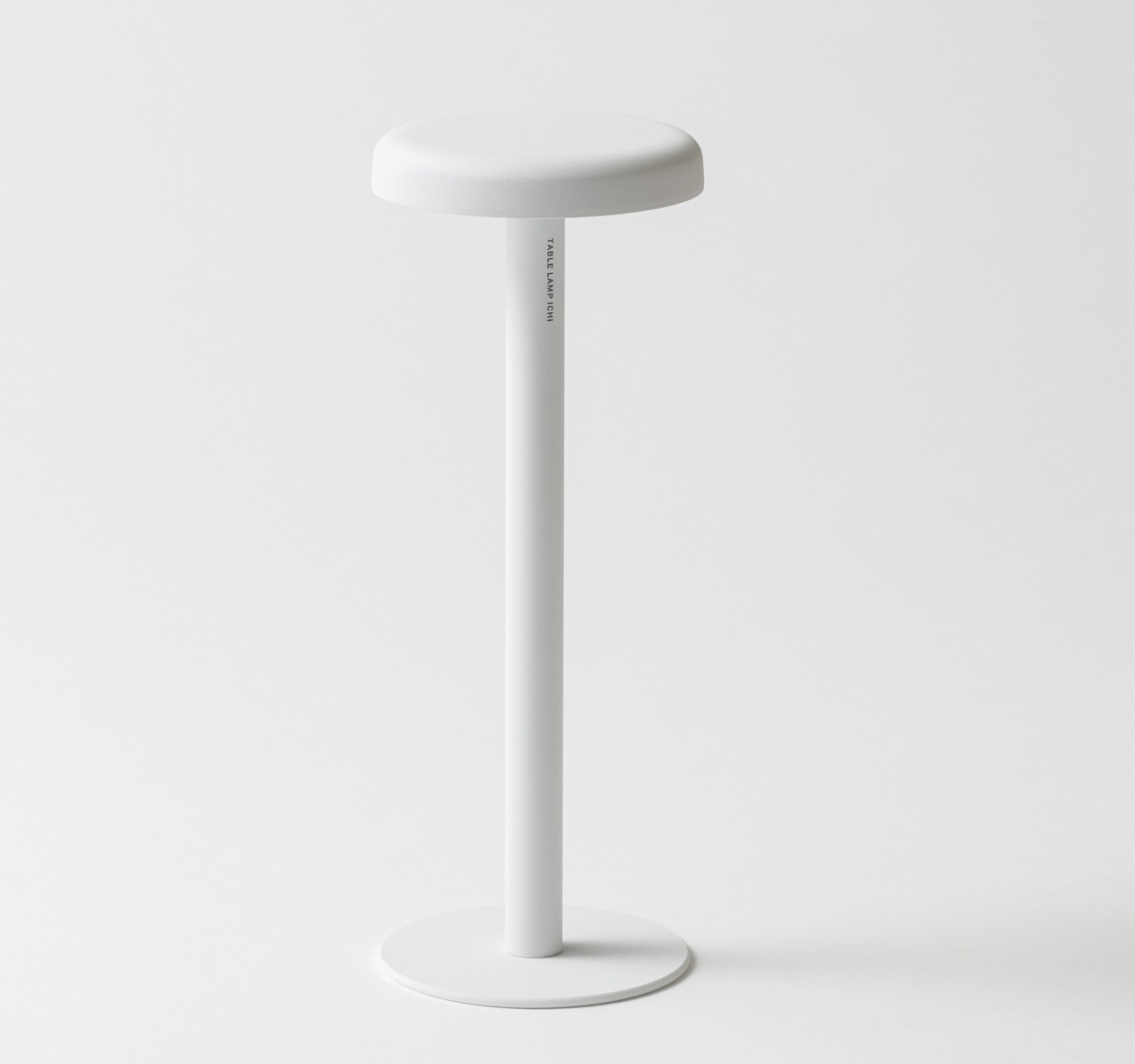 1731032135 335 La meilleure lampe minimaliste portable avec un eclairage elegant et - plare.