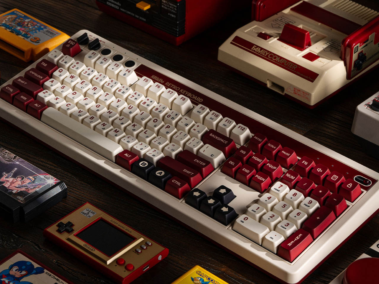 1731090466 716 8BitDo presente le clavier mecanique retro avec pave numerique integre - plare.