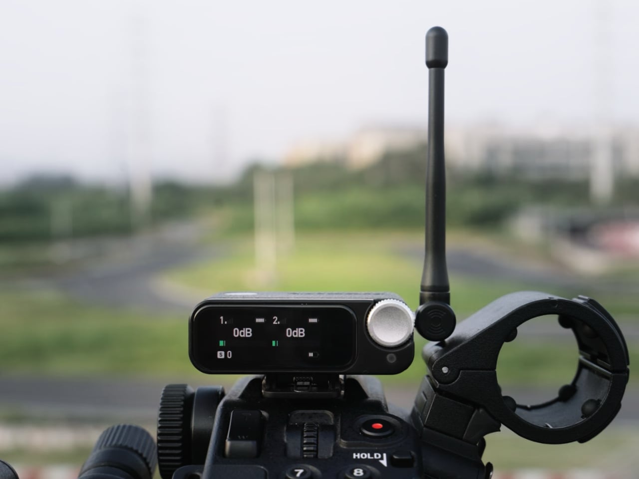 1731096249 910 Decouvrez les caracteristiques professionnelles du microphone sans fil Saramonic Ultra - plare.