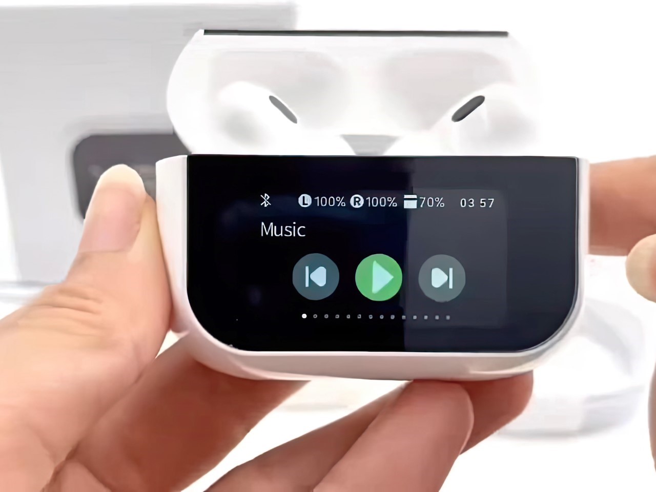 1731102952 493 Les faux AirPods Pro avec ecran tactile integre ressemblent a - plare.