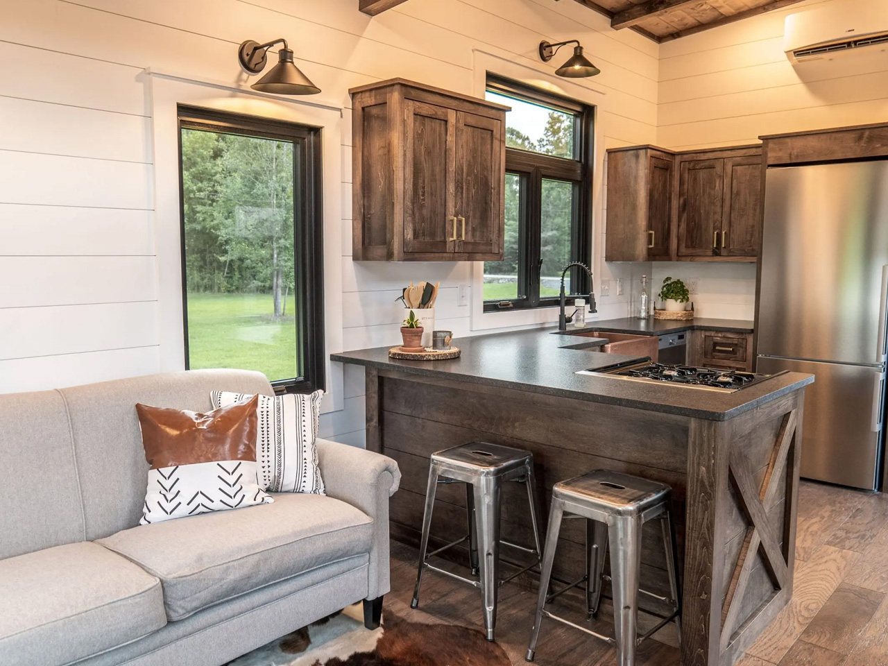 1731458435 355 La maison pas si petite offre une esthetique cottagecore sur - plare.