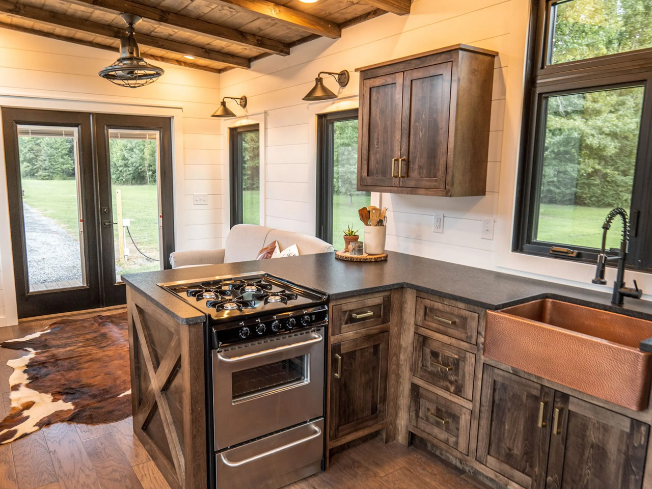 1731458437 267 La maison pas si petite offre une esthetique cottagecore sur - plare.