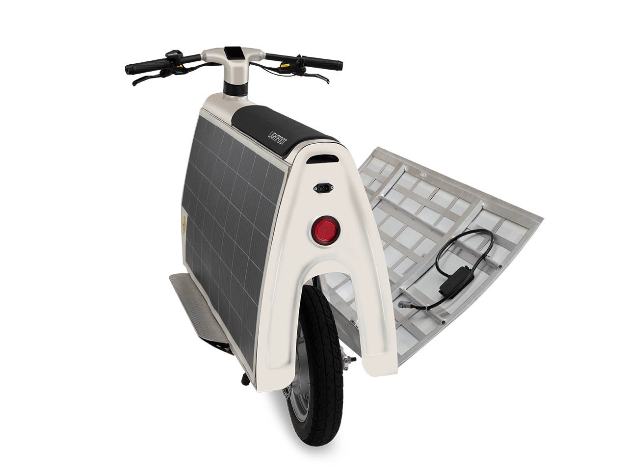 1731880355 275 Ce scooter electrique a energie solaire est le petit frere - plare.