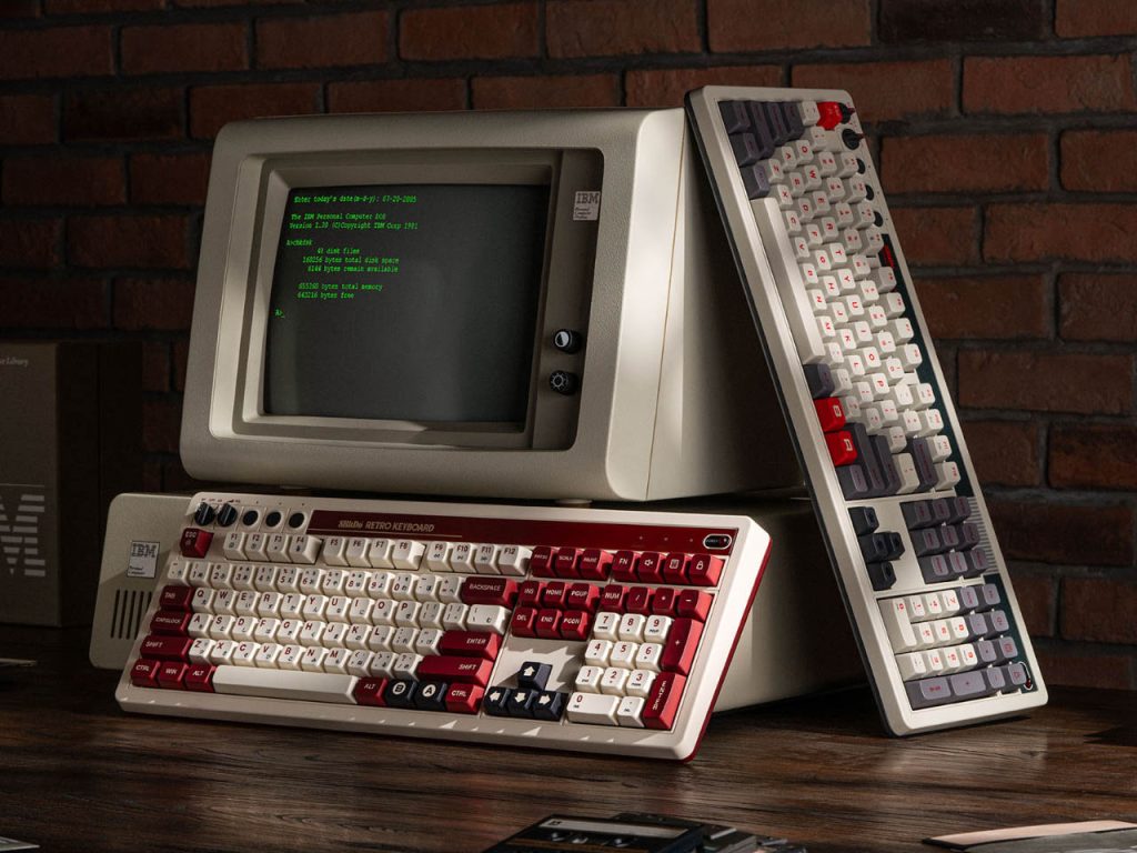 8BitDo présente le clavier mécanique rétro avec pavé numérique intégré de 108 touches, qui sera expédié à partir du 12 décembre.