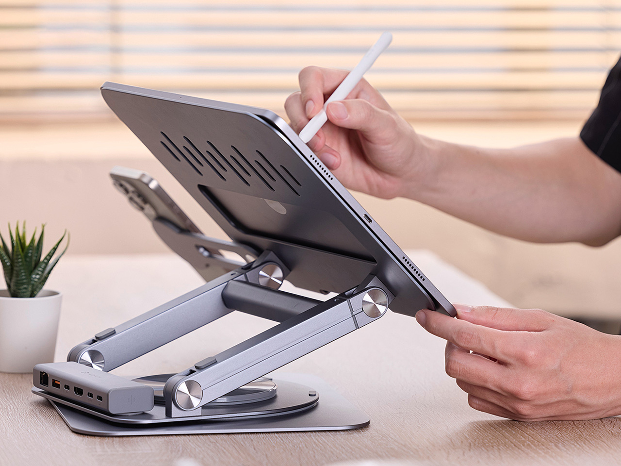 Ce support ergonomique pour ordinateur portable est dote dun support - plare.