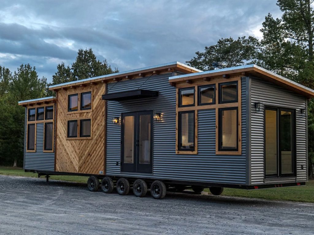 La maison « pas si petite » offre une esthétique cottagecore sur la route.
