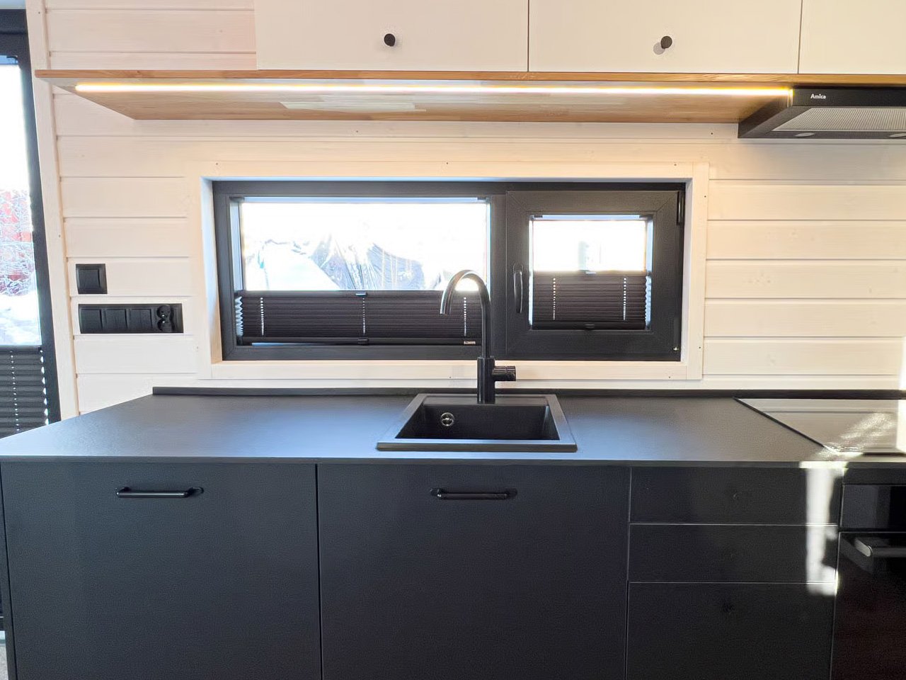 1734113573 984 Cette petite maison construite sur mesure offre un espace supplementaire - plare.
