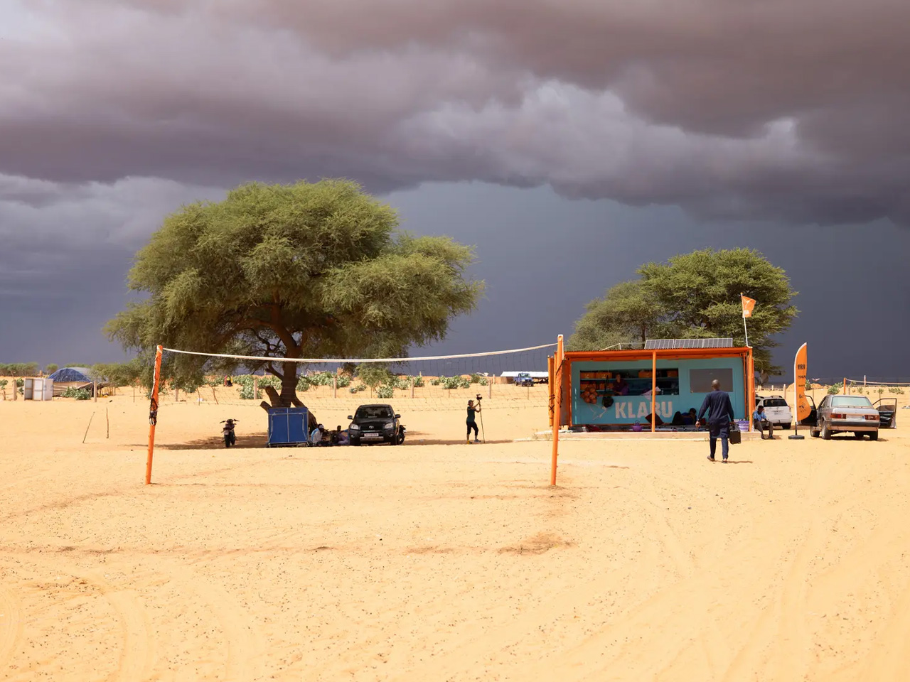 1734114913 566 MVRDV concoit un club sportif pour les refugies base sur - plare.