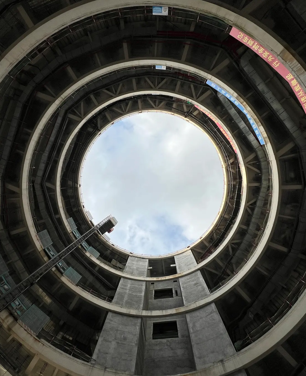 1734132821 733 Cet impressionnant musee des sciences en Chine ressemble a un - plare.