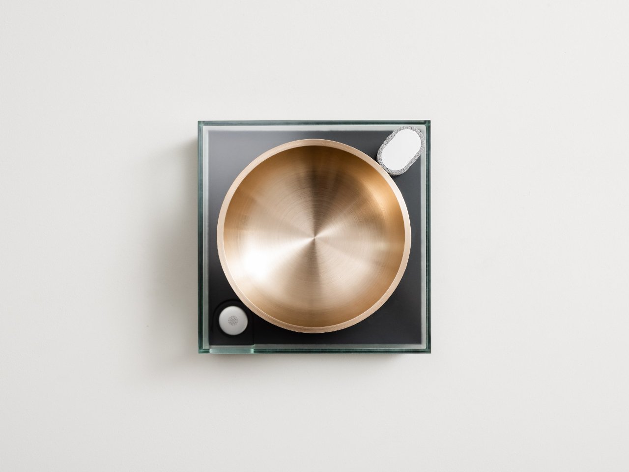 1734455437 387 Le bol de meditation mural transforme les souvenirs audio enregistres - plare.